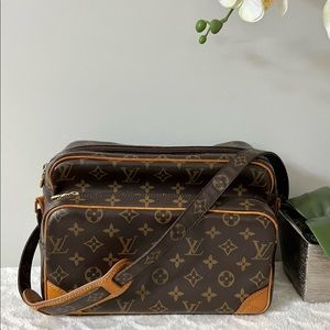 Auth Louis Vuitton Monogram Nil Crossbody Bag